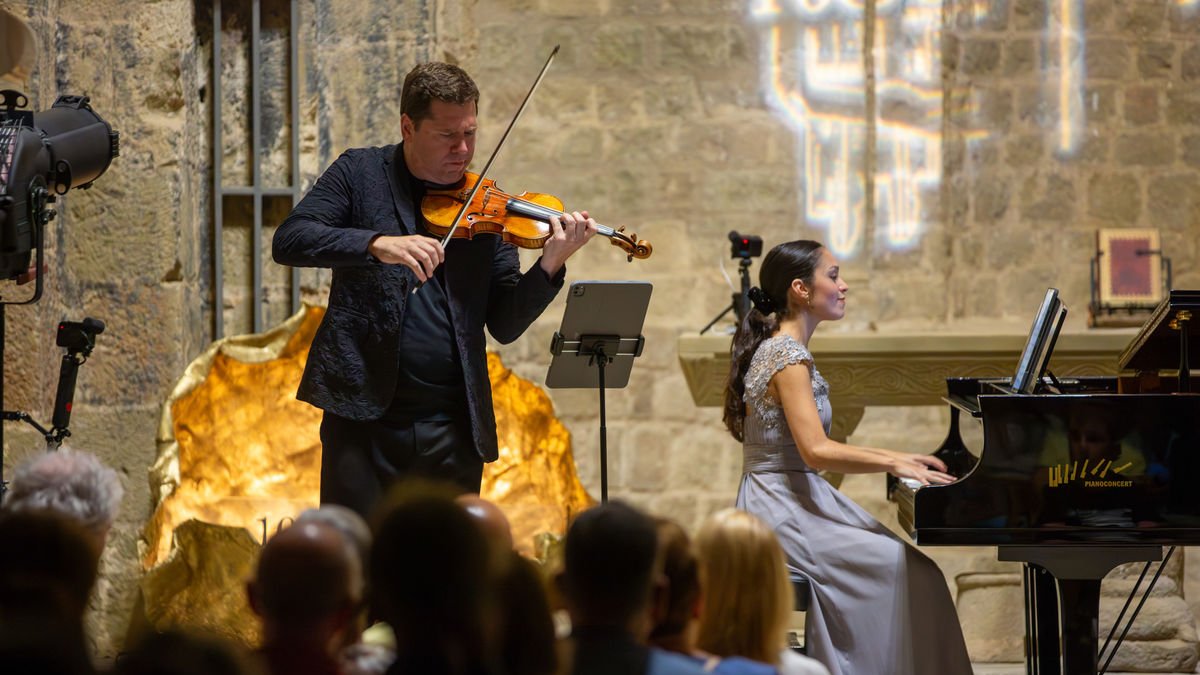 Concierto la noche del viernes del violinista del Quartet Casals Abel Tomàs y la joven pianista de Pals Emma Stratton. - AGUSTÍ CUCURULLS