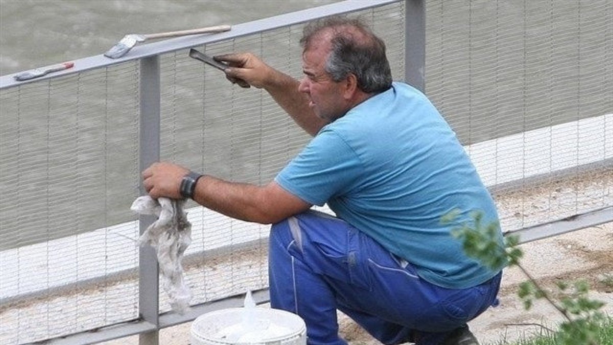 El coste laboral medio por trabajador roza los 39.000 euros. - EUROPA PRESS