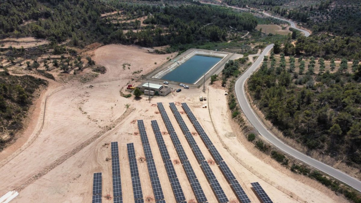 Planta solar en Bovera para reducir la factura eléctrica de los bombeos de agua del  Garrigues Sud. - J,.V