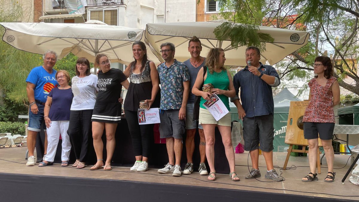 Participantes y organizadores del Concurs de Cargols a la Gracienca, el domingo en Barcelona. - FECOLL
