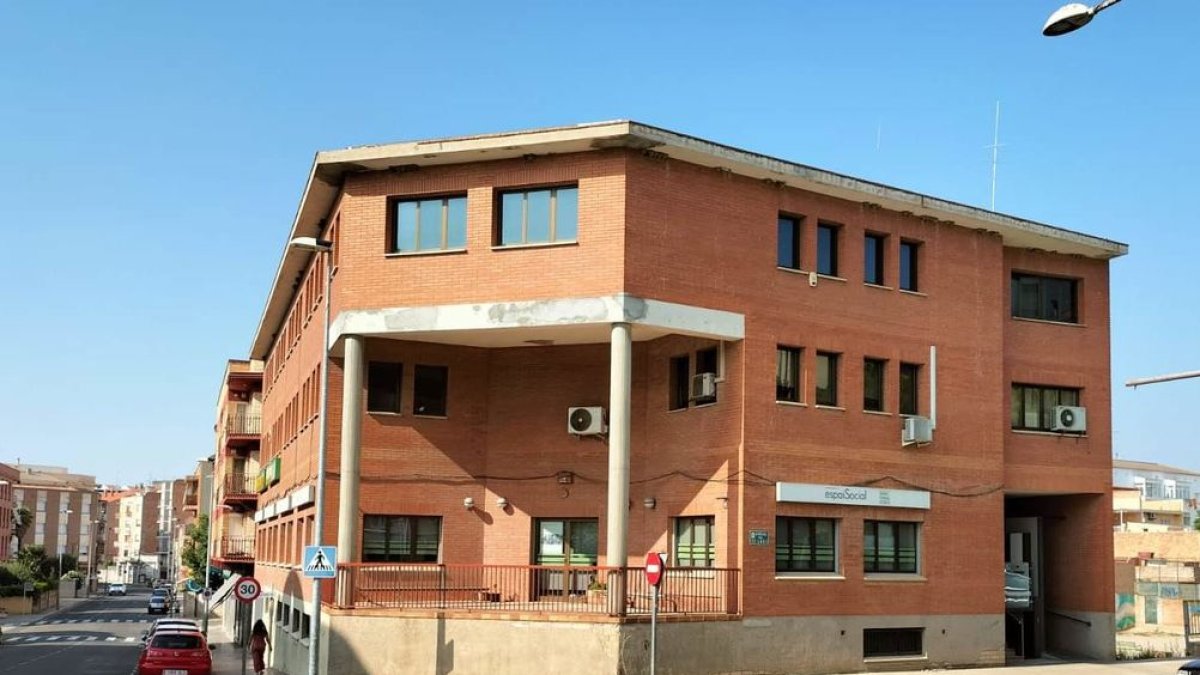 El edificio Sant Jordi de Mollerussa. - J.GÓMEZ