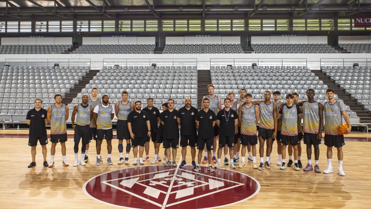La primera foto de família de l'Hiopos Força Lleida.