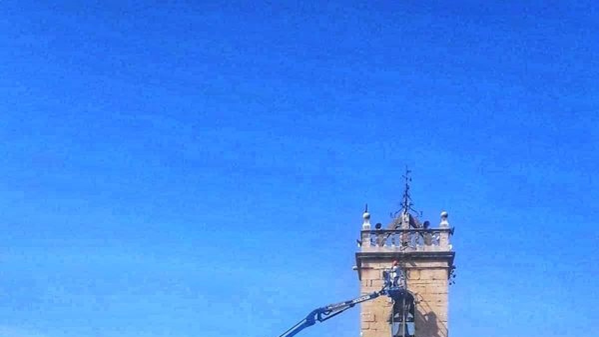 Los trabajos de mantenimiento del edificio. - A.CASTELLNOU