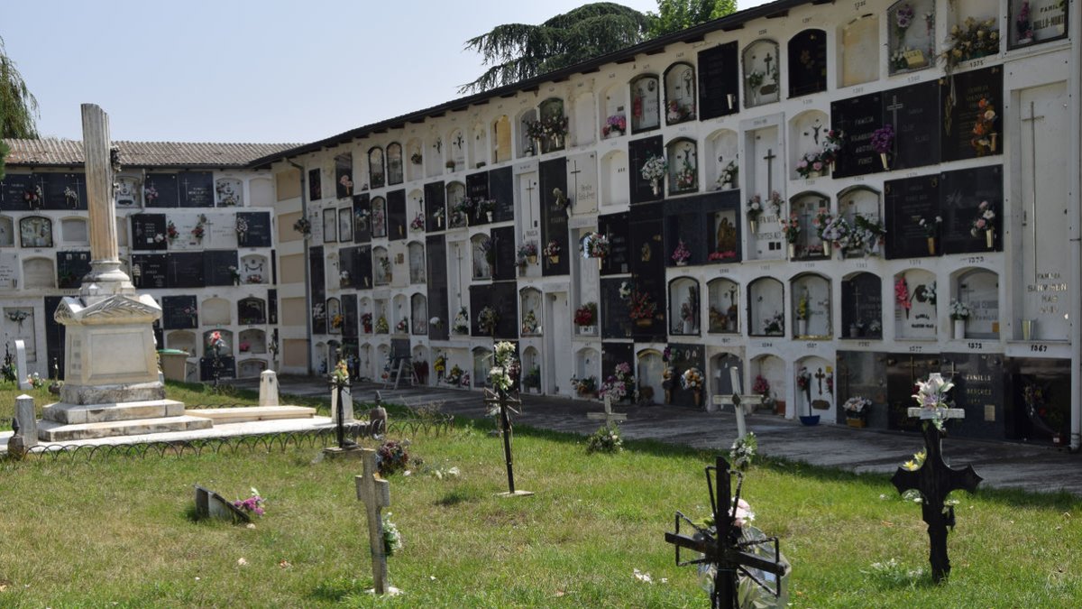 El cementerio de La Seu d’Urgell, donde se encuentran los nichos sobre los que pesa la orden. - C.SANS
