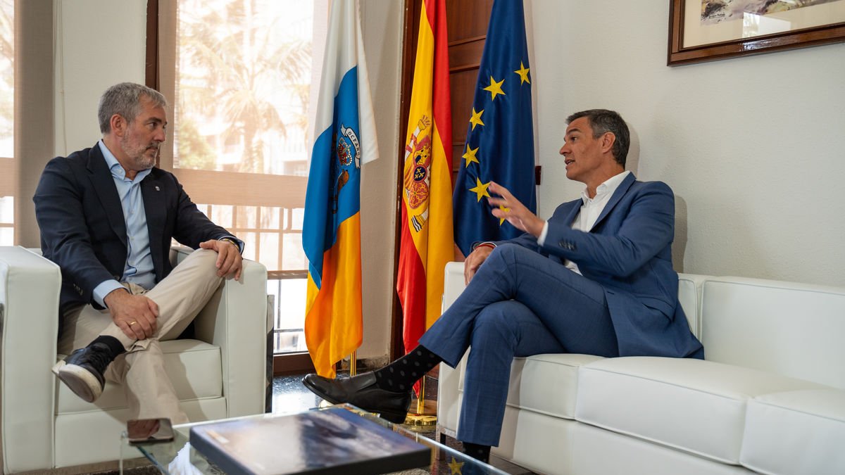 Fernando Clavijo i Pedro Sánchez es van reunir a La Palma per abordar la crisi migratòria. - EUROPA PRESS CANARIAS