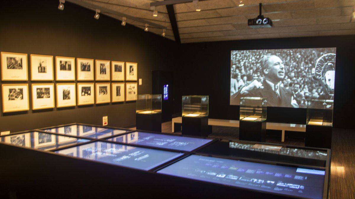 En l’experiència museogràfica predomina el llenguatge audiovisual amb ordinadors interactius. - LAIA PEDRÓS