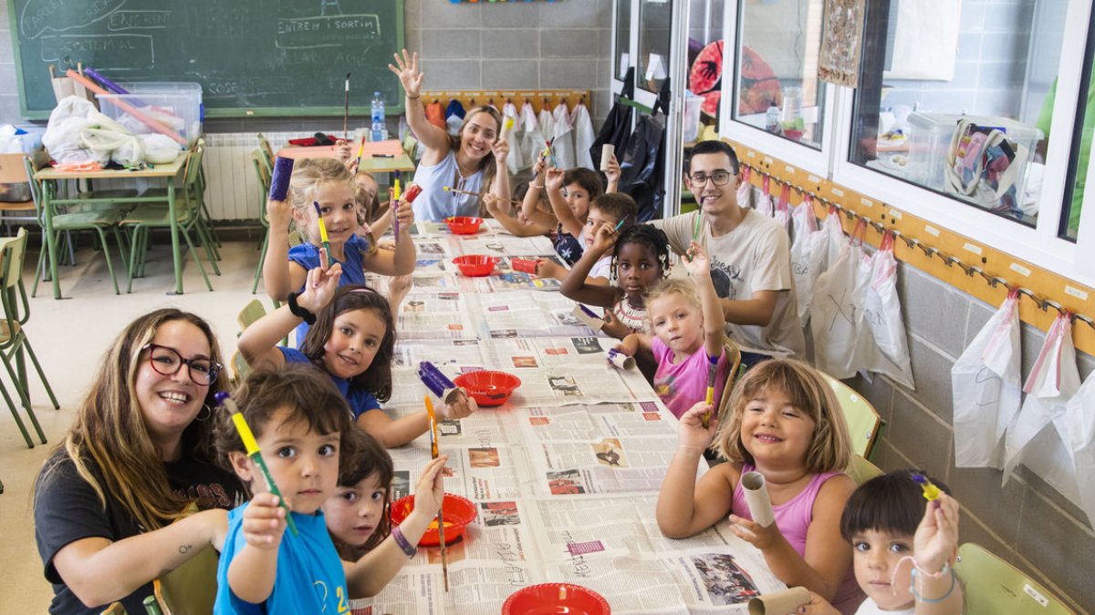 Més d’un centenar de nens participen en els tallers a l’escola Mossèn Josep Arques. - LAIA PEDRÓS