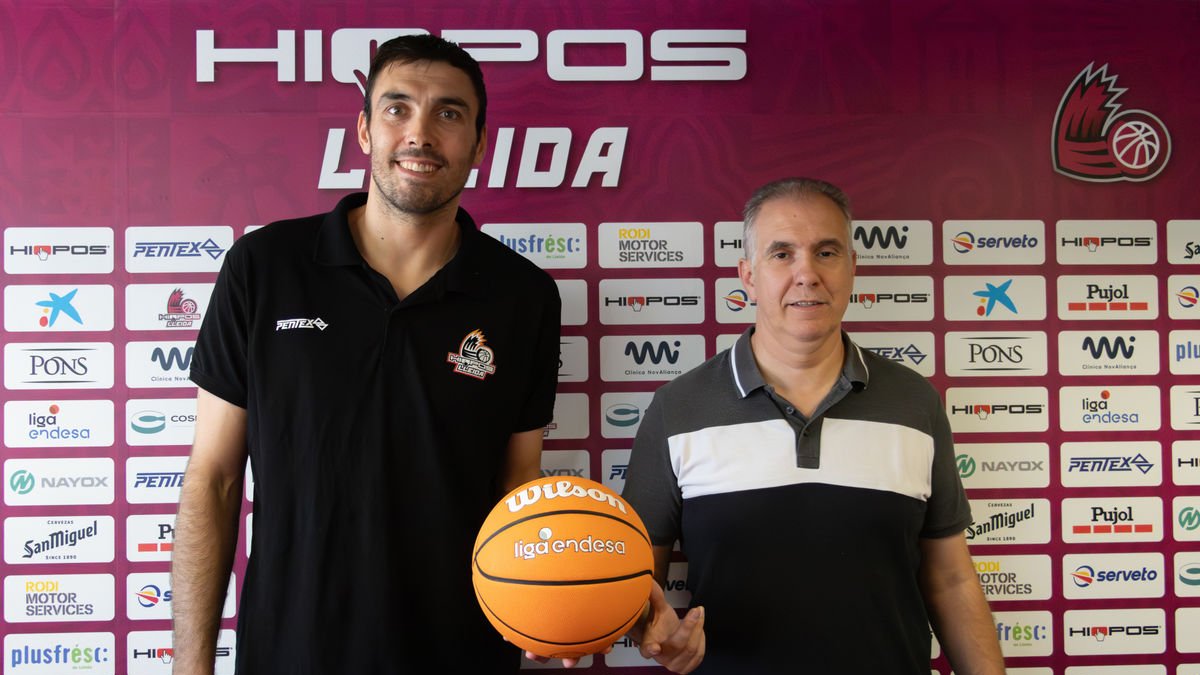 Pierre Oriola y Joaquín Prado, ayer en la sala de prensa del Barris Nord. - FORÇA LLEIDA