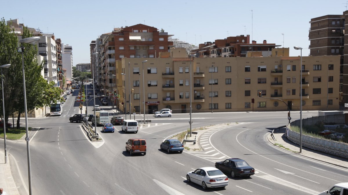 El cruce de Cos-Gayón, cuando todavía no se había construido la rotonda.