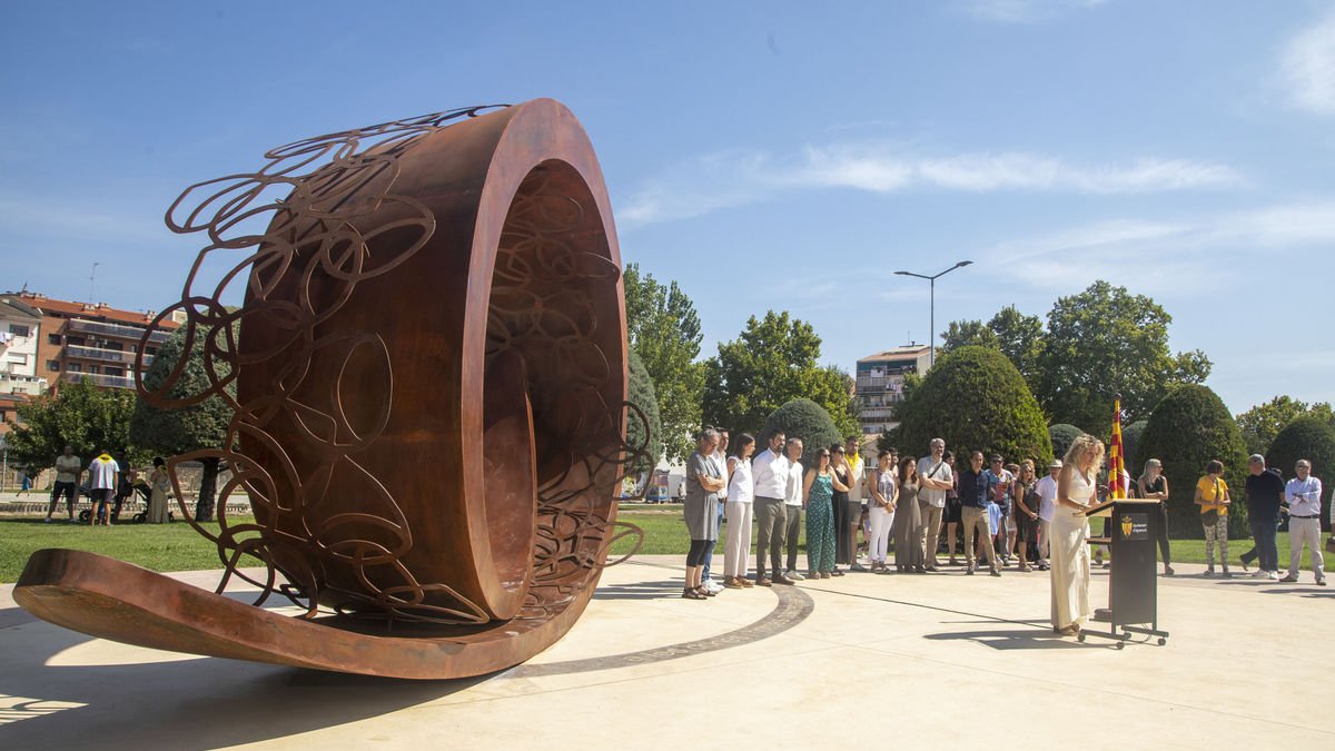 El monumento fue previamente consensuado entre todos los ‘torronaires’ de la capital del Sió. - LAIA PEDRÓS