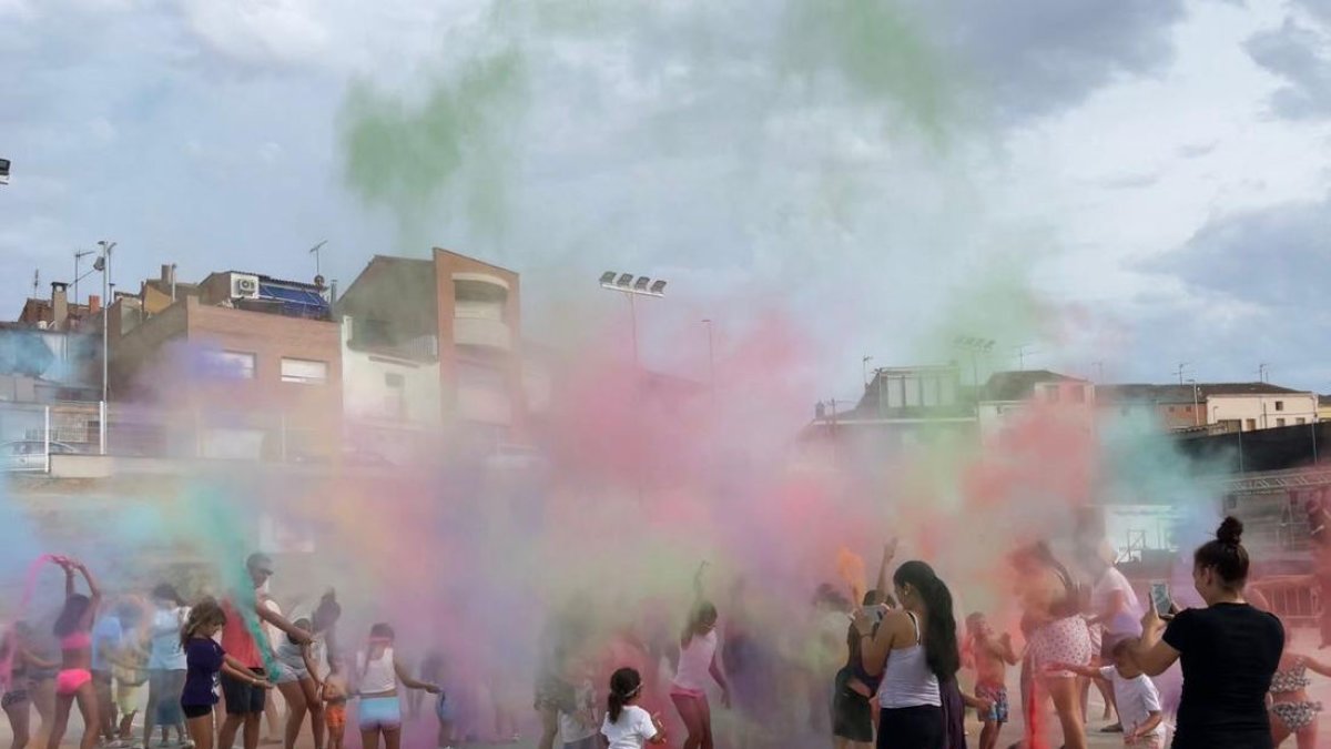 Miralcamp estalla en colores - AJUNTAMENT DE MIRALCAMP