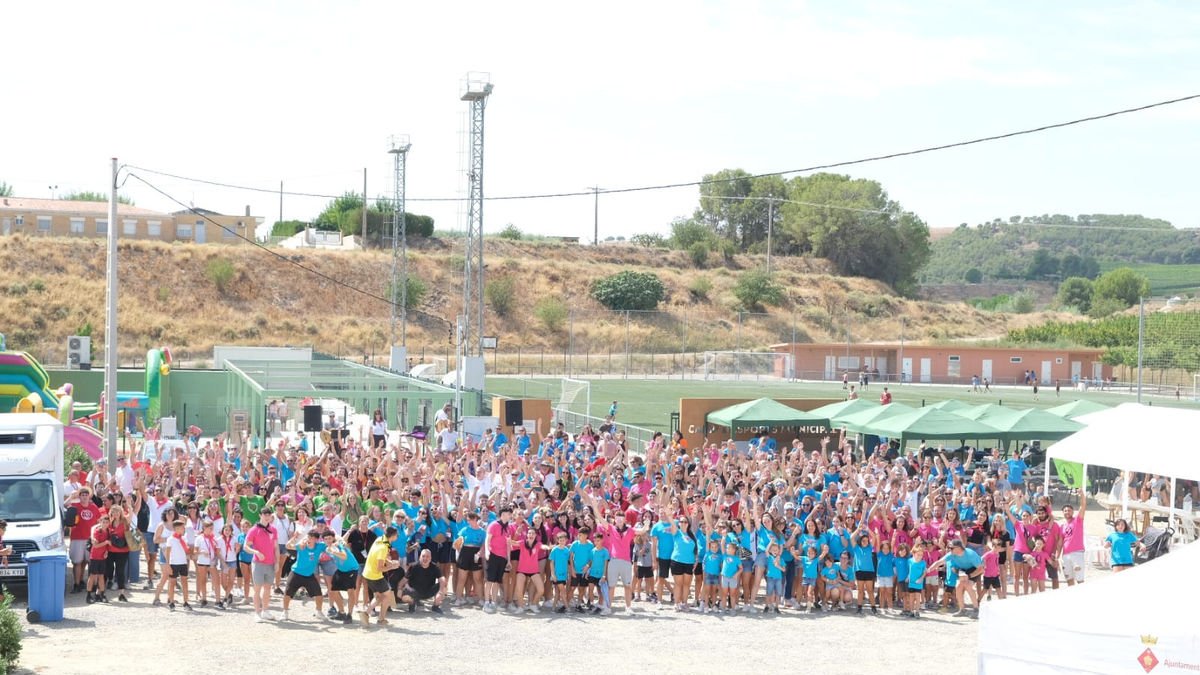 Cerca de 2.000 vecinos de Rosselló, en el almuerzo de las 'cassoles' - BOLQUERETS