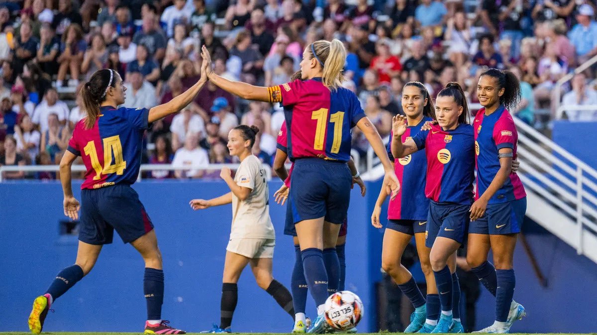 Aitana y Alexia celebran uno de los goles. - FC BARCELONA