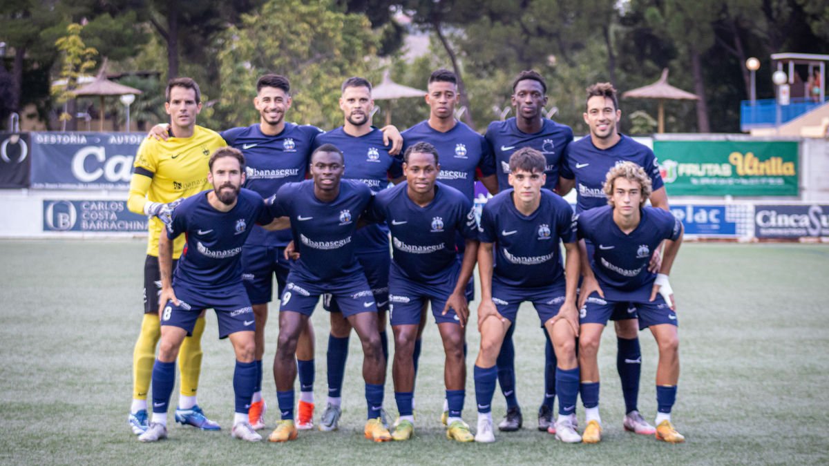 El once inicial del Atlètic Lleida frente al Fraga. - ATLÈTIC LLEIDA