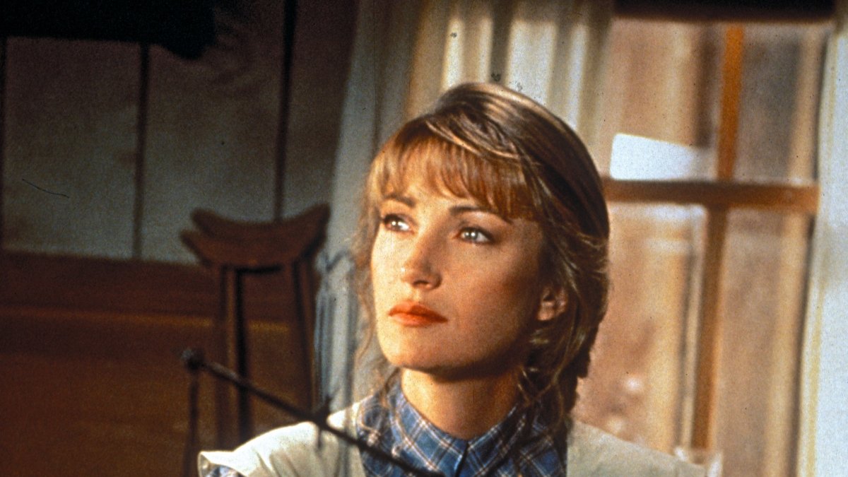 La médica se ofrece a pagar la construcción de la casa de su amigo.