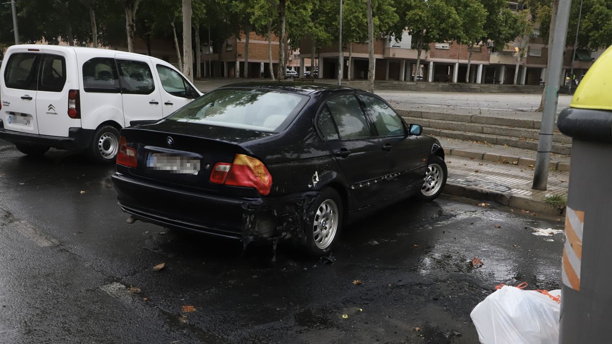 Imagen de uno de los vehículos dañados. - MAGDALENA ALTISENT