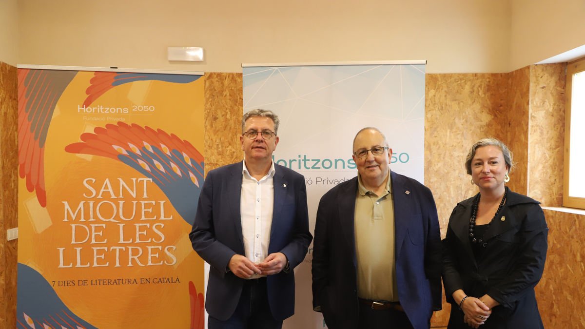 Joan Talarn, Antoni Gelonch y Pilar Bosch, ayer en la presentación de la segunda edición del certamen. - MAGDALENA ALTISENT