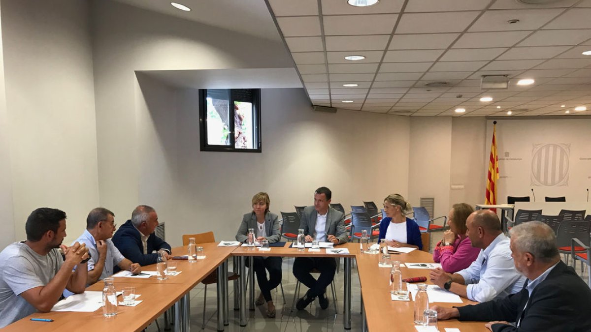 Un momento de la reunión del conseller con Asaja en Lleida. - ASAJA