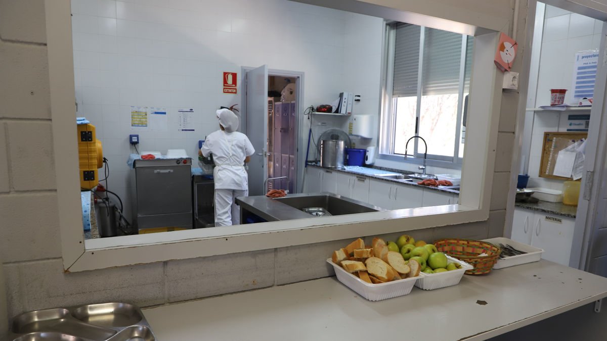 Las instalaciones del comedor del colegio de Rosselló, donde ya se han hecho algunas mejoras. - MAGDALENA ALTISENT