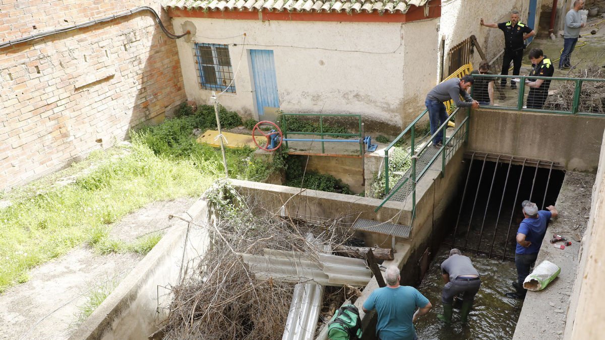 Imatge d’un altre dia en què els regants van tallar l’aigua. - AMADO FORROLLA