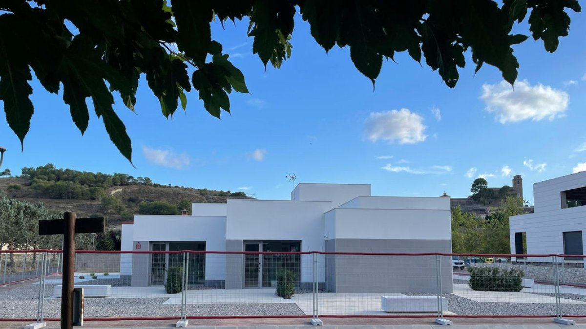 El Centre de Serveis de La Sentiu de Sió, que se estrenará como colegio mañana lunes. - A.L.S.S.