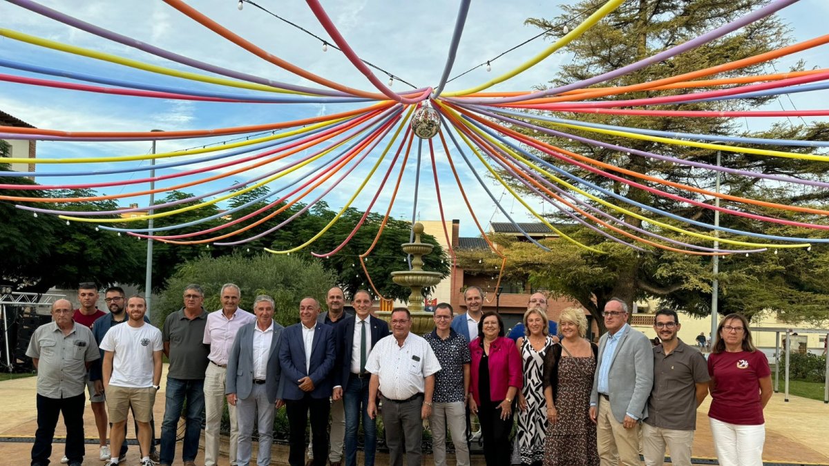 Fotografia de les autoritats durant la inauguració