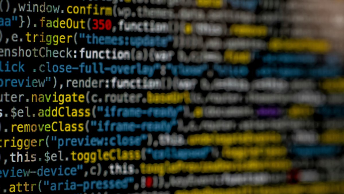El malvertising es un tipo de ciberataque que consiste en insertar código malicioso en anuncios.
