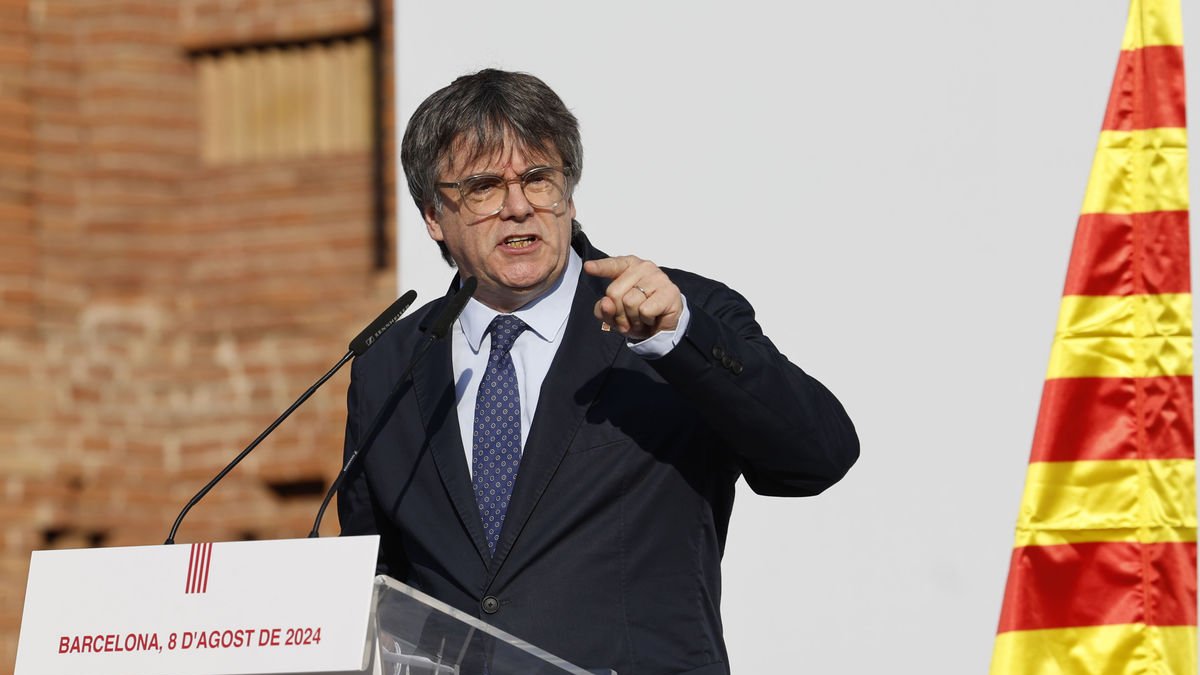 Carles Puigdemont dio un discurso en su fugaz regreso a Barcelona el pasado 8 de agosto. - EUROPA PRESS