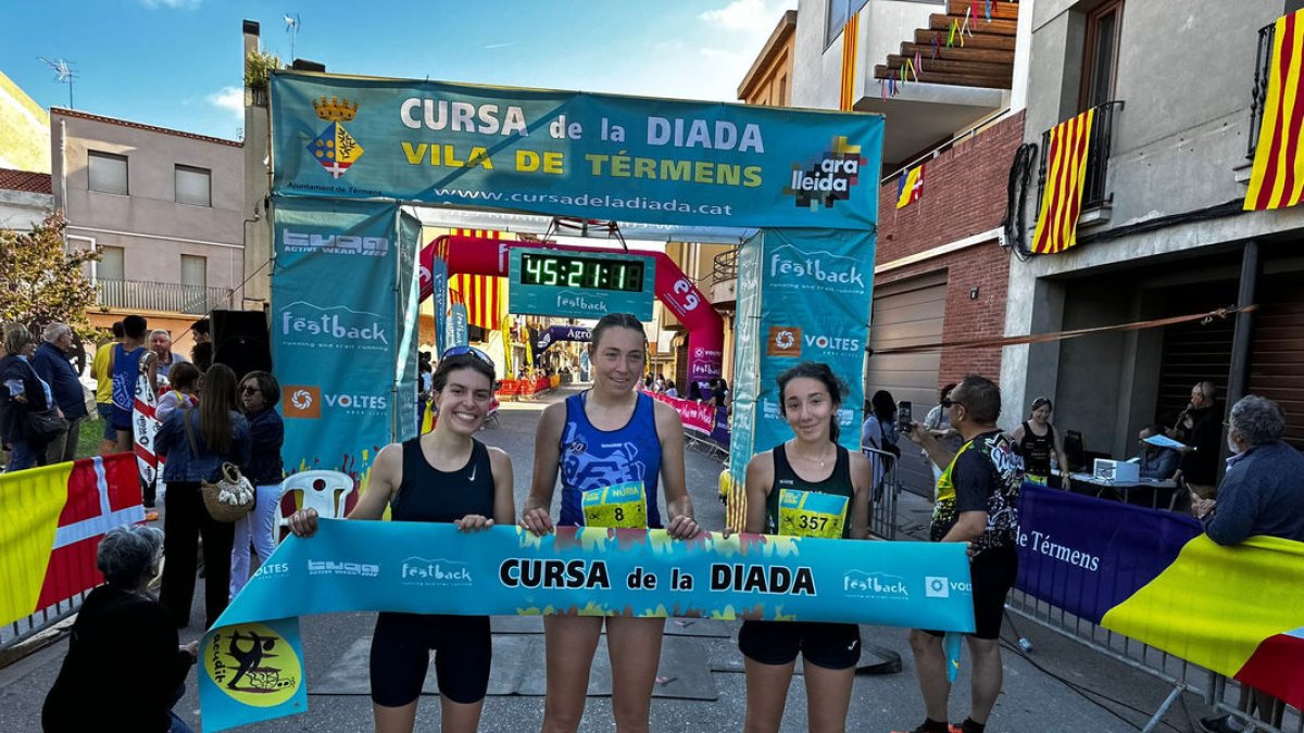 El podio femenino de la prueba con Bellostas, Tilló y Bernal. - ITER 5