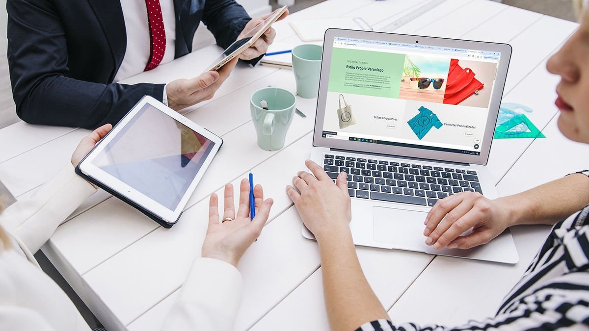 Reunió d’emprenedors entorn d’un projecte empresarial. - EFE