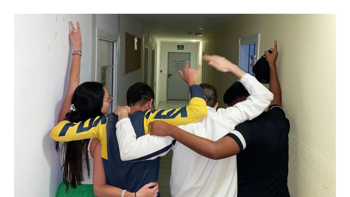 Los jóvenes valoran la compañía de los educadores. - DERECHOS SOCIALES