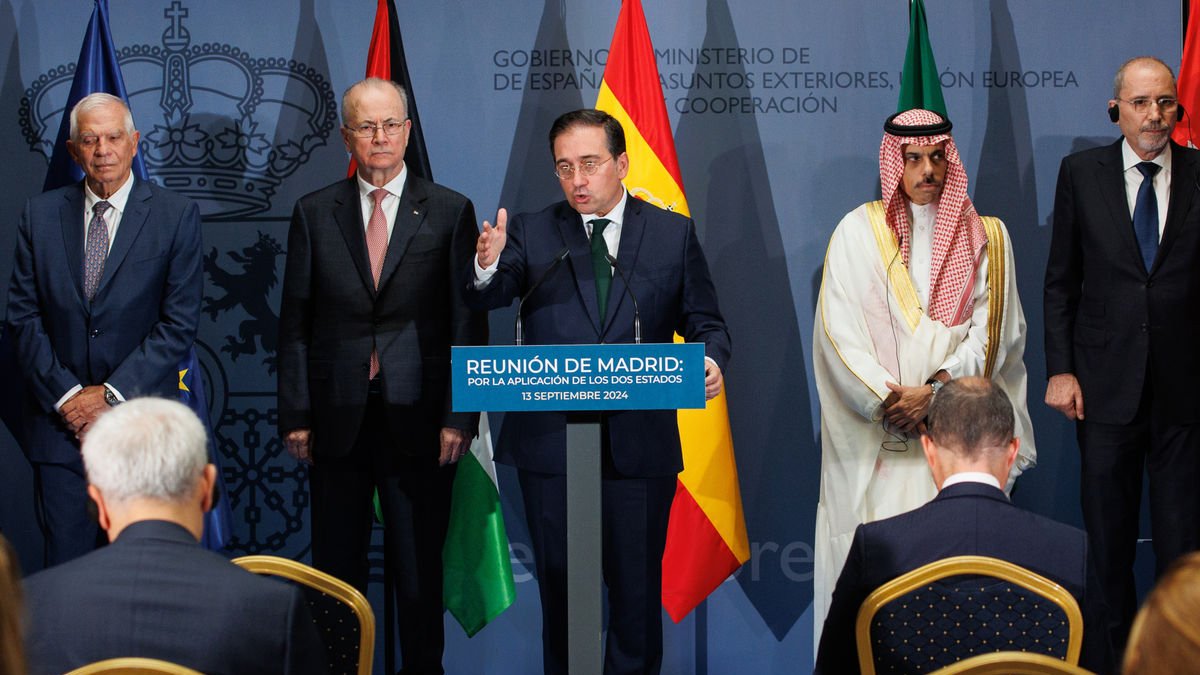 El ministre José Manuel Albares, ahir en un acte a Madrid sobre el conflicte entre Palestina i Israel. - EUROPA PRESS