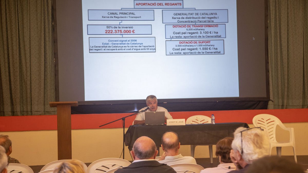 Josep Maria Jové habló de las previsiones del Segarra-Garrigues en la Fira de l’Ametlla. - LAIA PEDRÓS