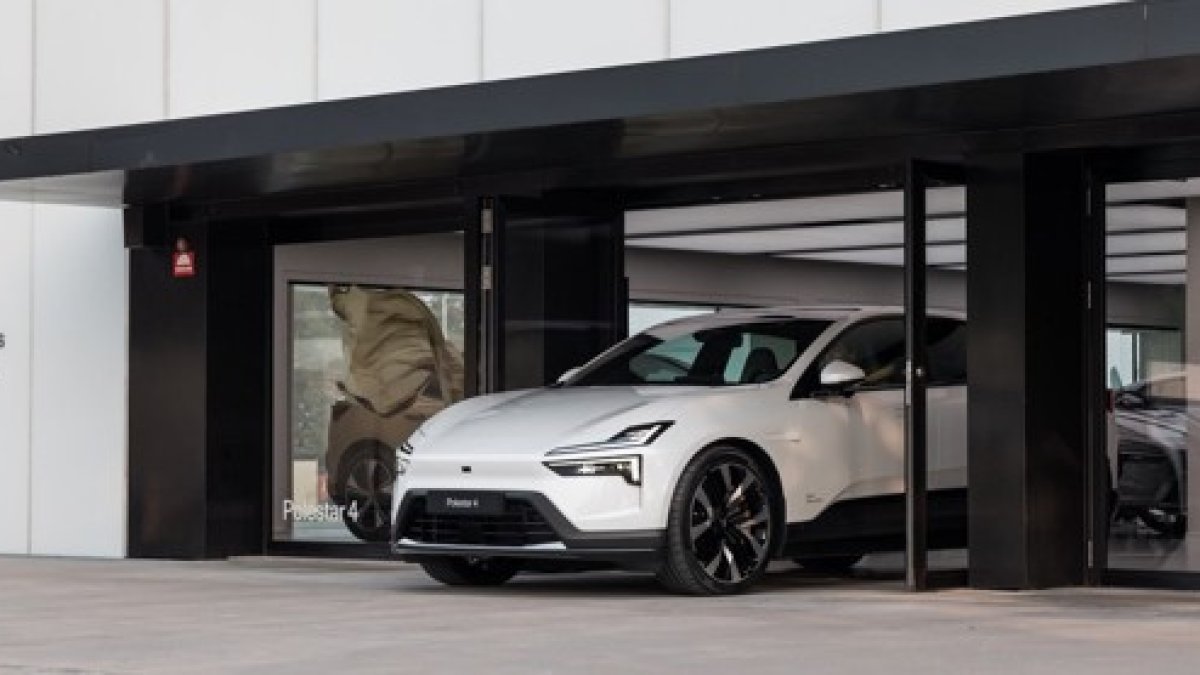La marca ja ha entregat els primers SUV (Sport Utility Vehicle) cupè, Polestar 4, a Europa als seus clients.