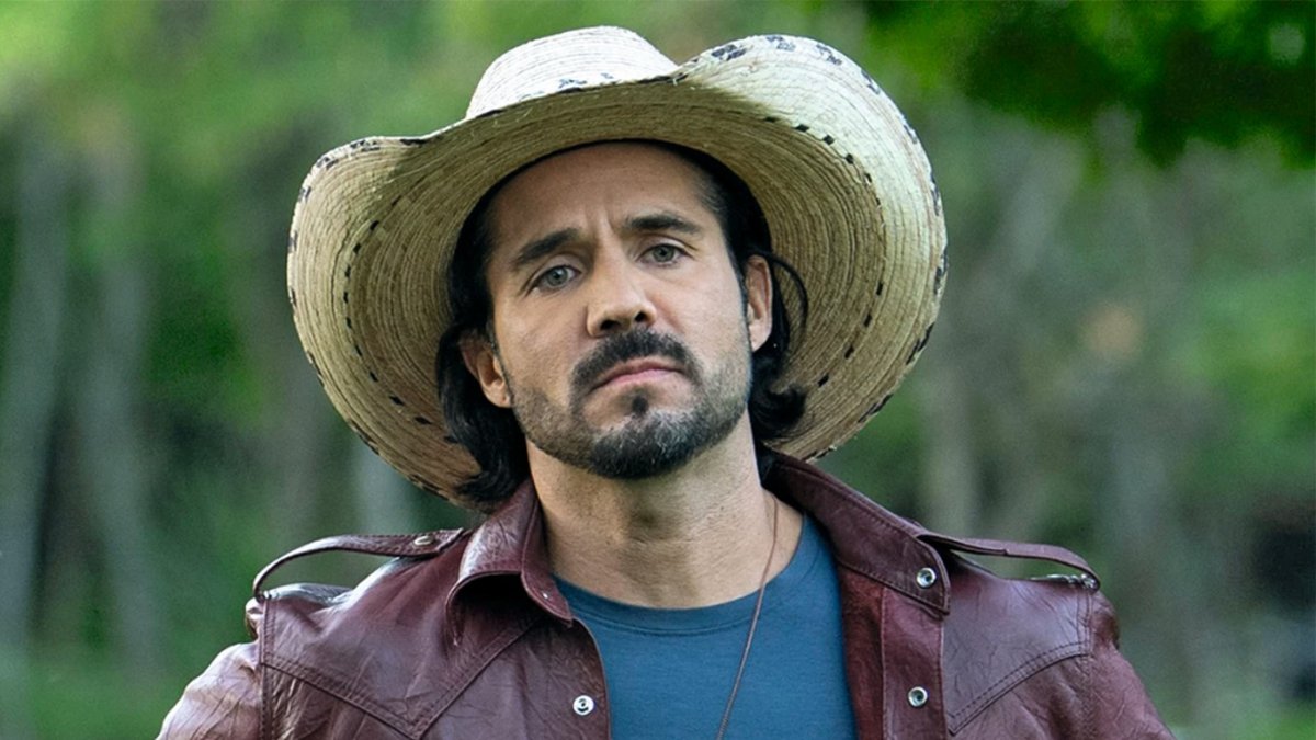 El hijo de Octavio vuelve al pueblo.