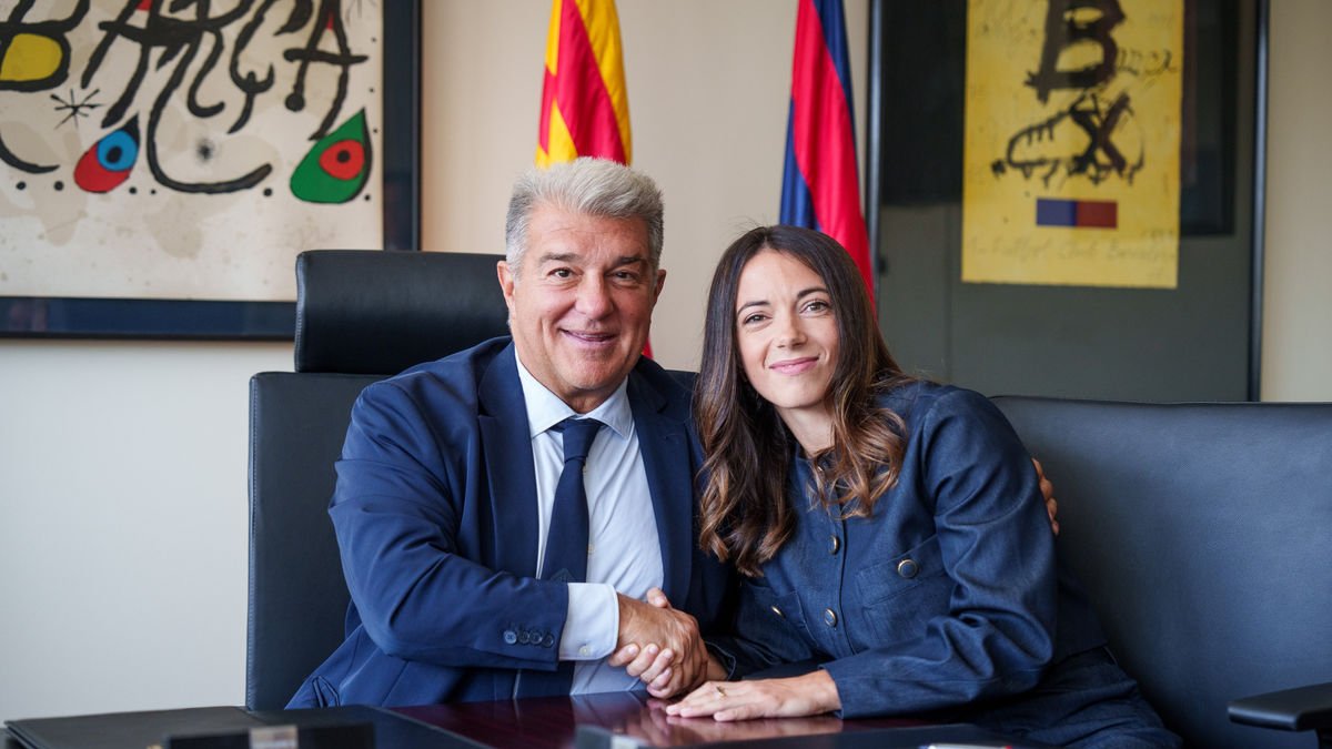Laporta i Aitana en l’acte de firma del nou contracte. - EUROPA PRESS