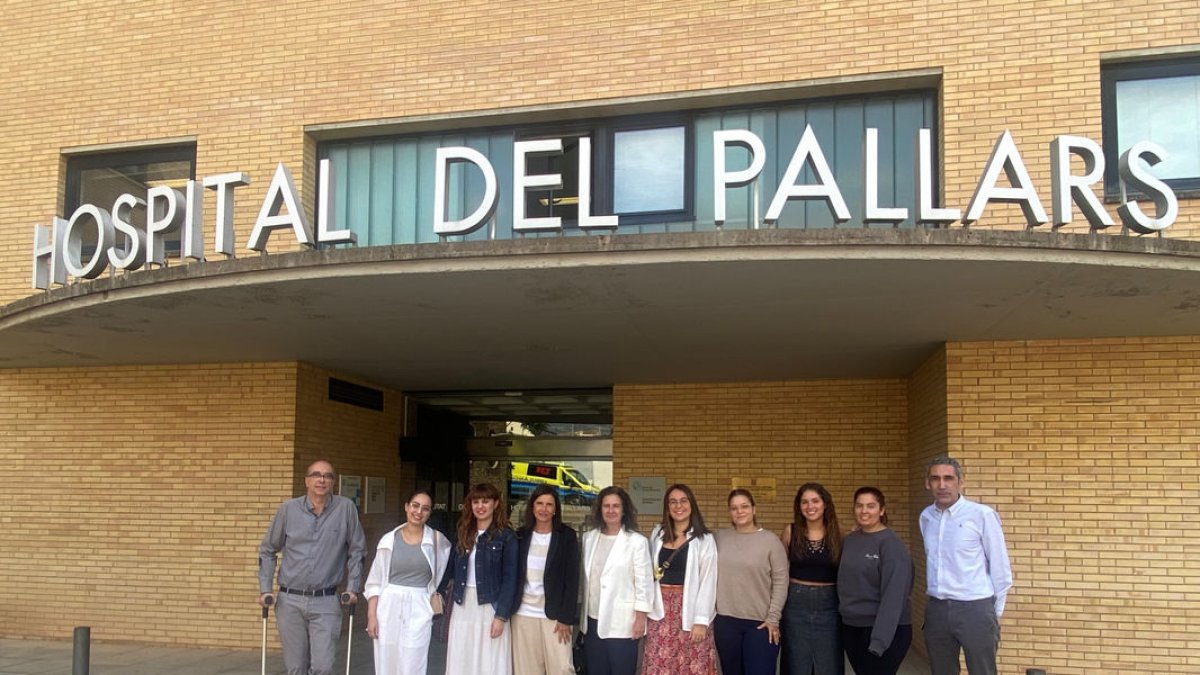 Algunes de les alumnes i les autoritats es van trobar ahir.