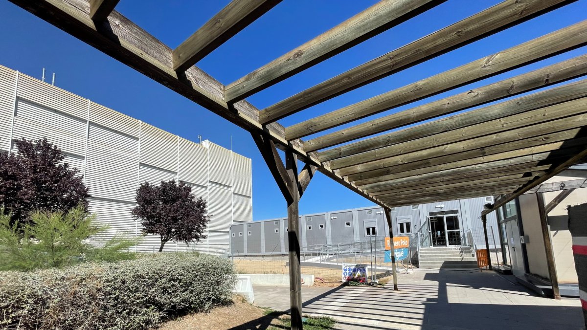 L'espai de suport situat al jardí de l'hospital Arnau de Vilanova de Lleida