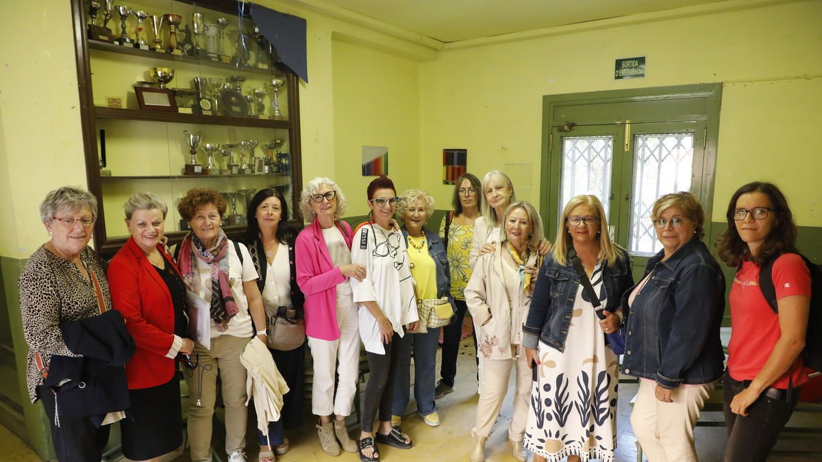 Algunes de les dones que van participar ahir en el taller. - AMADO FORROLLA