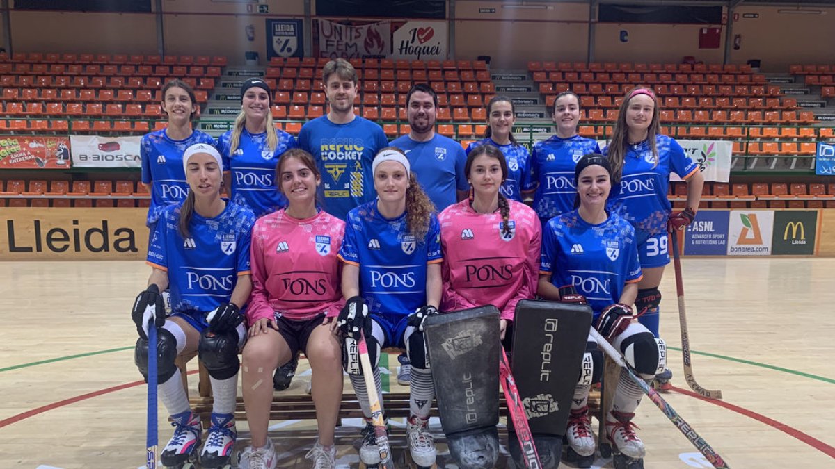 Las integrantes del primer equipo sénior femenino de la historia del Llista.