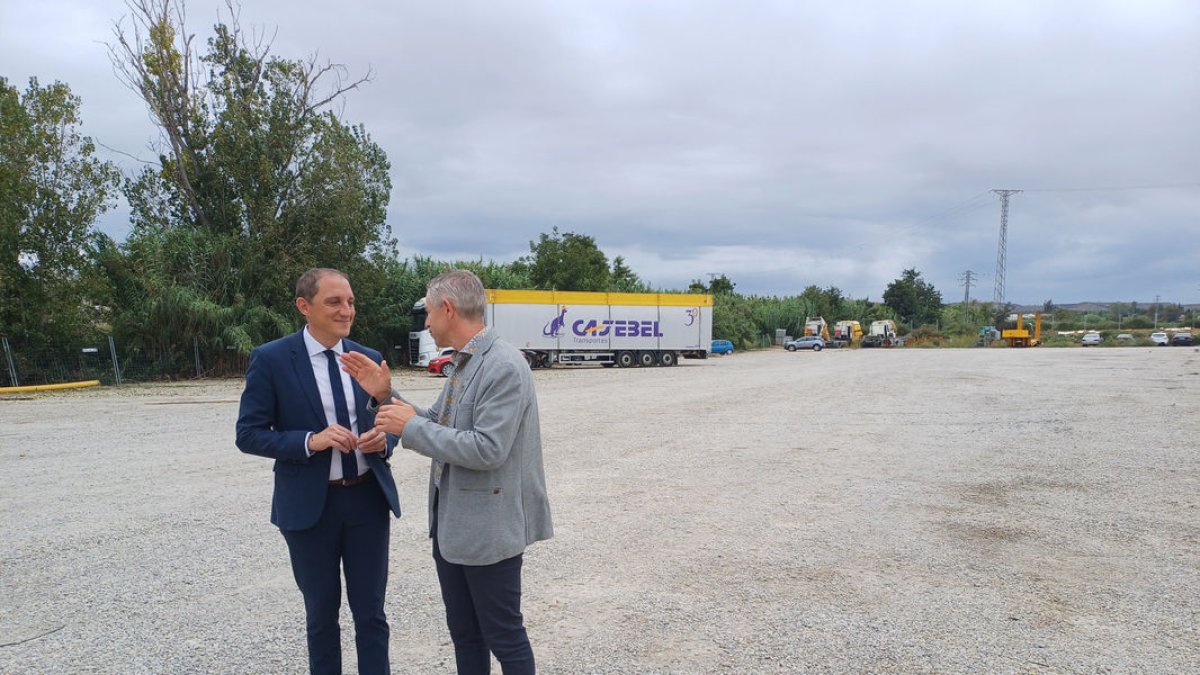 Crespín va visitar ahir Cajebel amb el seu gerent, Jesús Torrelles. - SUBDELEGACIÓ DEL GOVERN