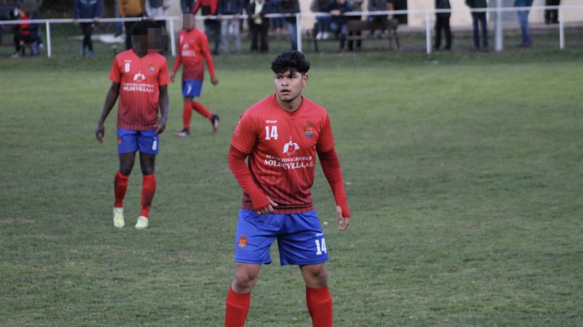 Erick Luján, durante un partido con el Belver. - HERALDO DE ARAGÓN