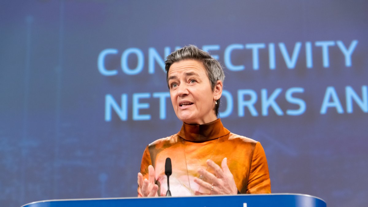 La vicepresidenta de la Comisión Europea, Margrethe Vestager, durante la presentación del Libro Blanco sobre 'Cómo abordar las necesidades de infraestructura digital de Europa'