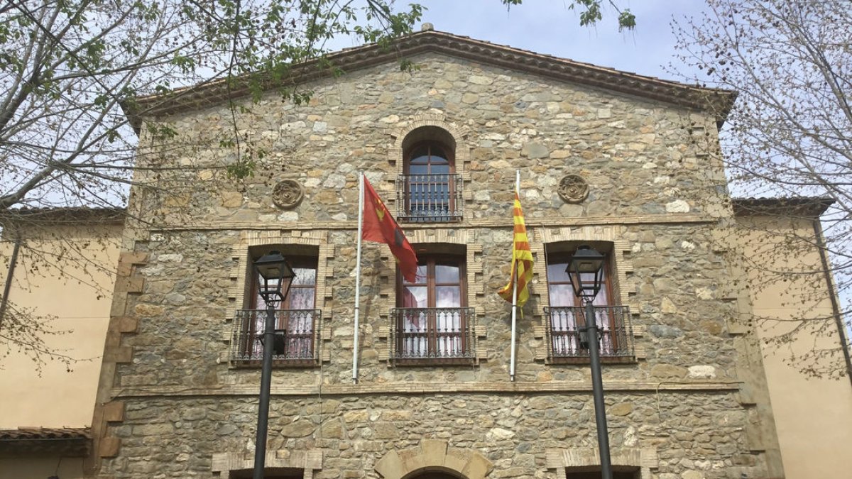 El edificio del ayuntamiento que renovará su climatización. - A. S. LL. M