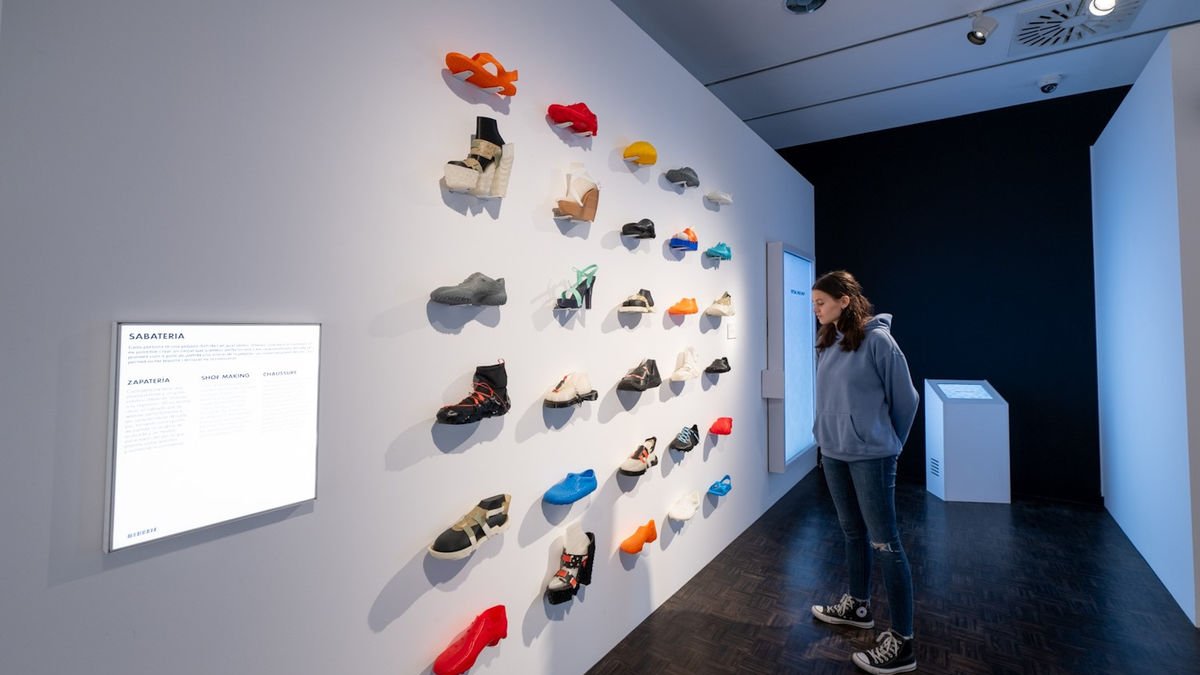 Diferents models de sabates impreses en 3D, algunes de les 200 peces que exhibeix l’exposició. - FUNDACIÓ LA CAIXA