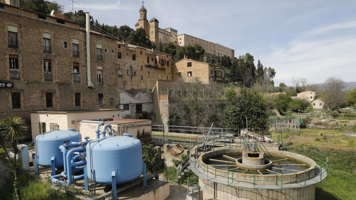 La planta potabilizadora de Balaguer y la zona de donde se capta el agua de boca de la capital. - AMADO FORROLLA