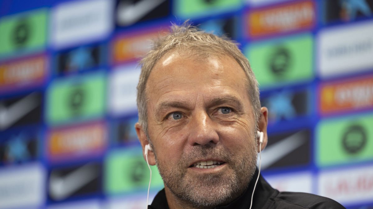 Hansi Flick, ayer durante la rueda de prensa. - EFE/ALEJANDRO GARCÍA