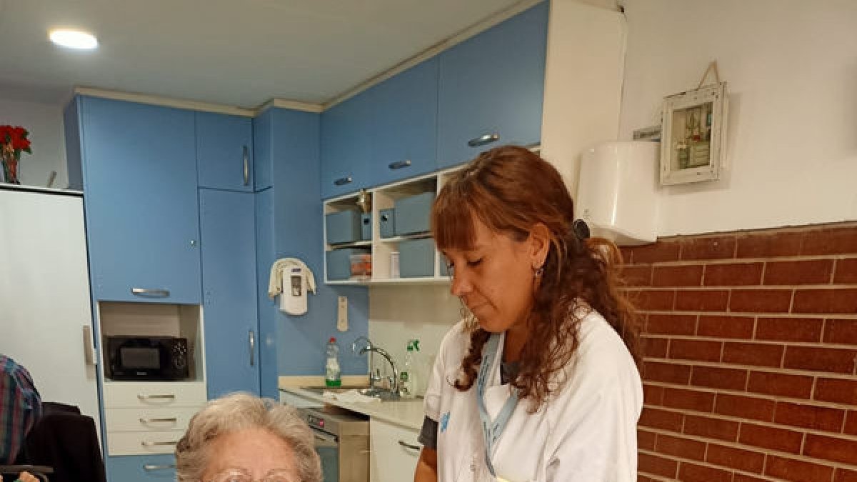 Vacunación ayer en la residencia Verge de Montserrat de Lleida y en la de Tremp. de - ICS