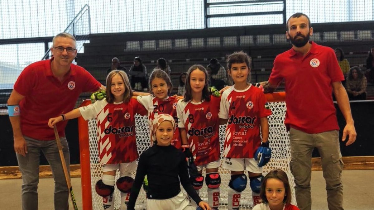 Les jugadores del Minifem creat pel Club Patí Bell-lloc i que han debutat en competició.