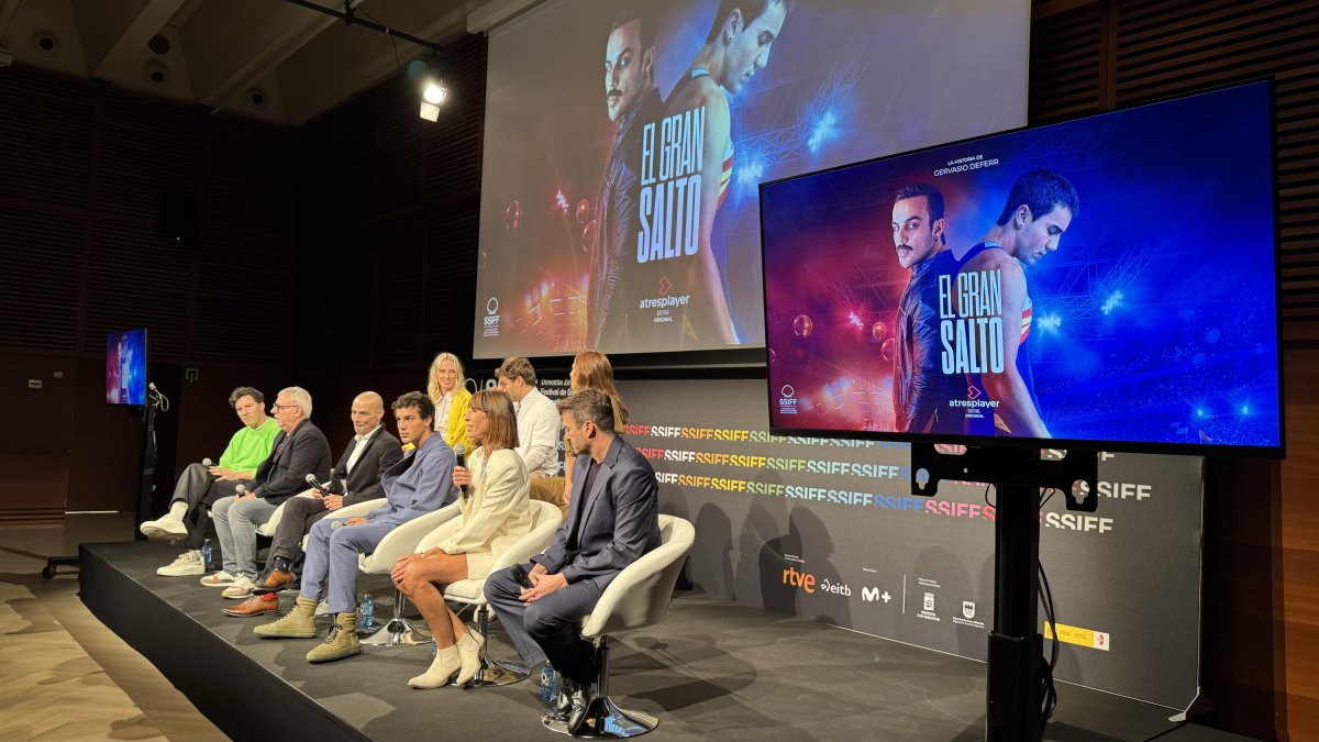 Un momento de la presentación de la serie sobre la vida de Gervasio Deferr, 'El gran salto'